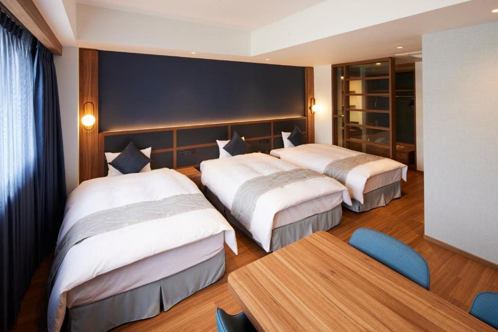 Standard Triple Room room - Image 2