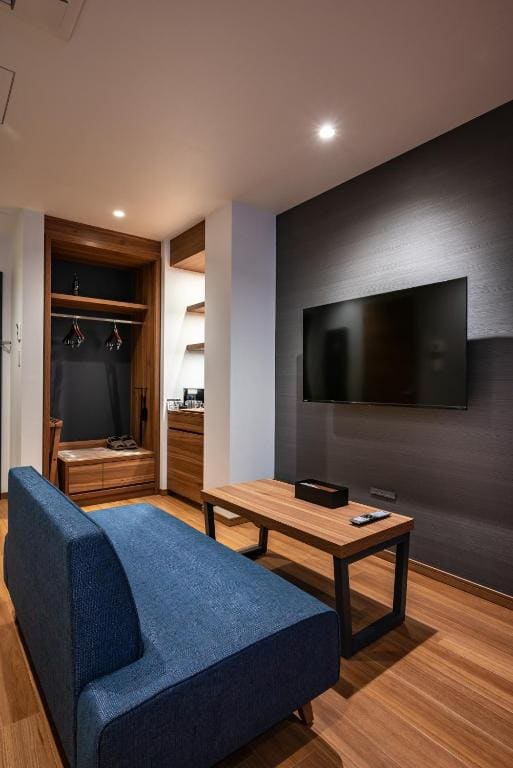 Superior Twin Room room - Image 3