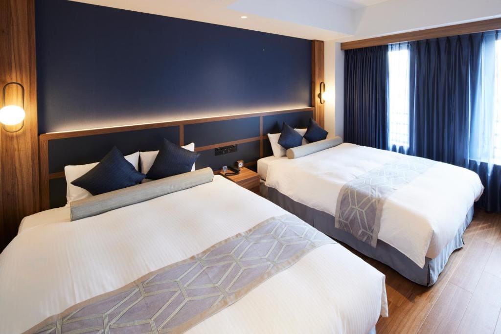 Deluxe Twin Room room - Image 3
