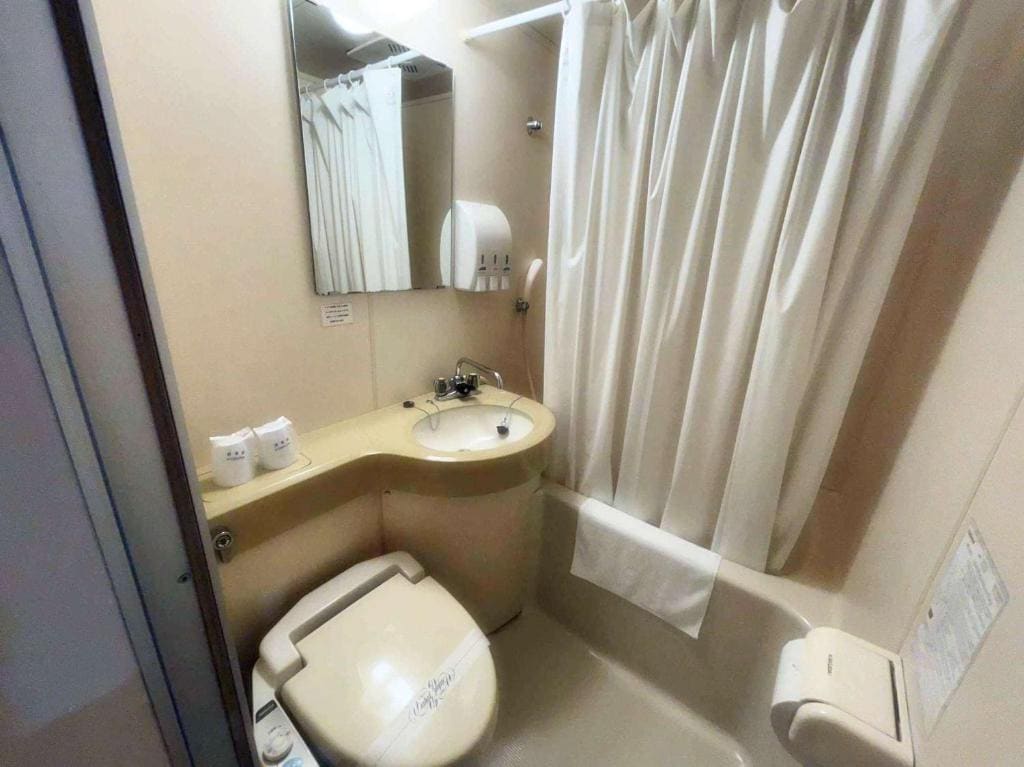 Twin Room - Smoking room - Image 3