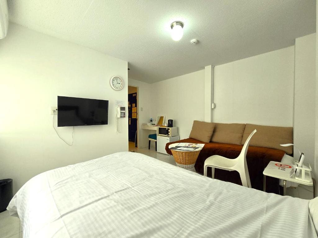 Economy Double Room room - Image 2