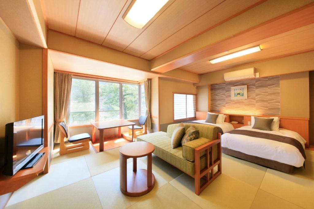 Standard Japanese-Style Room room - Image 3