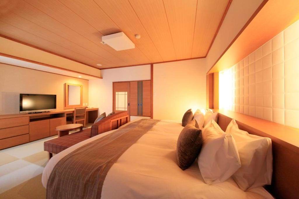 Large Twin Room room - Image 1