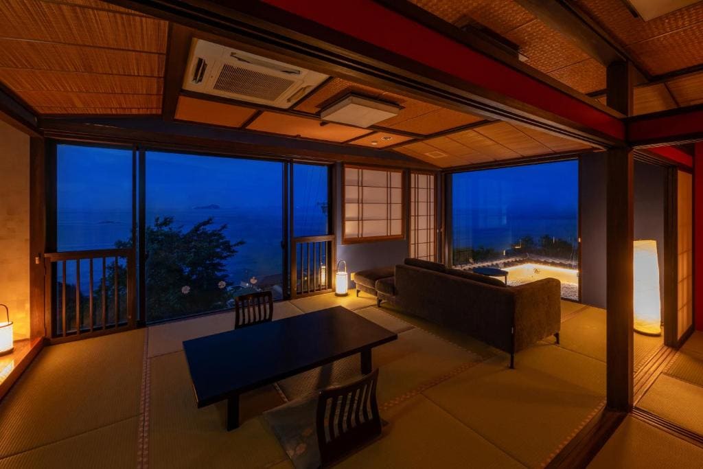 Deluxe Suite room - Image 3