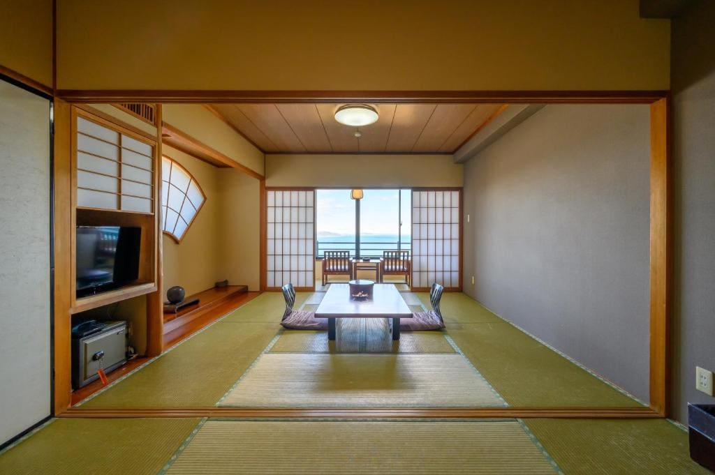 Japanese-Style Quadruple Room room - Image 1