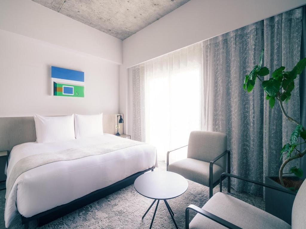 Deluxe Queen Room room - Image 1