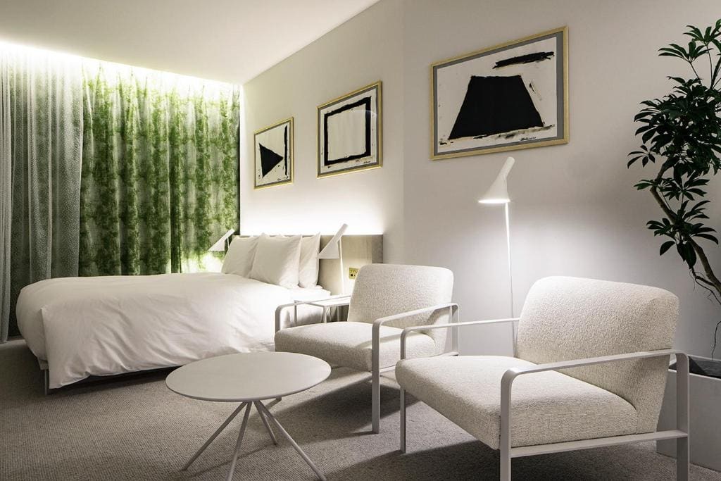 Deluxe Queen Room room - Image 3