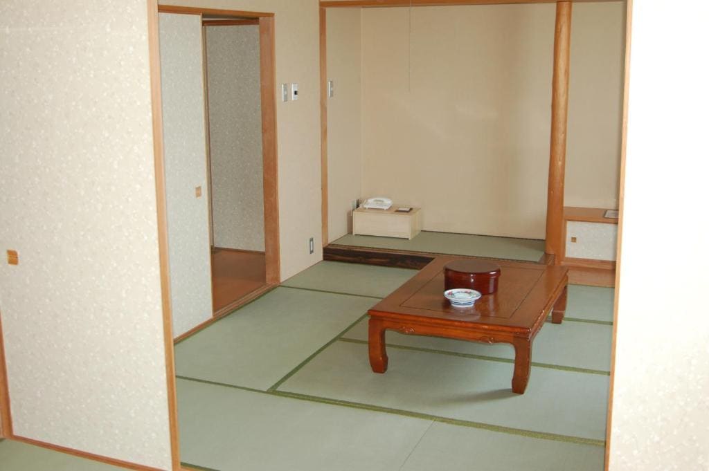 Japanese-Style Triple Room room - Image 3