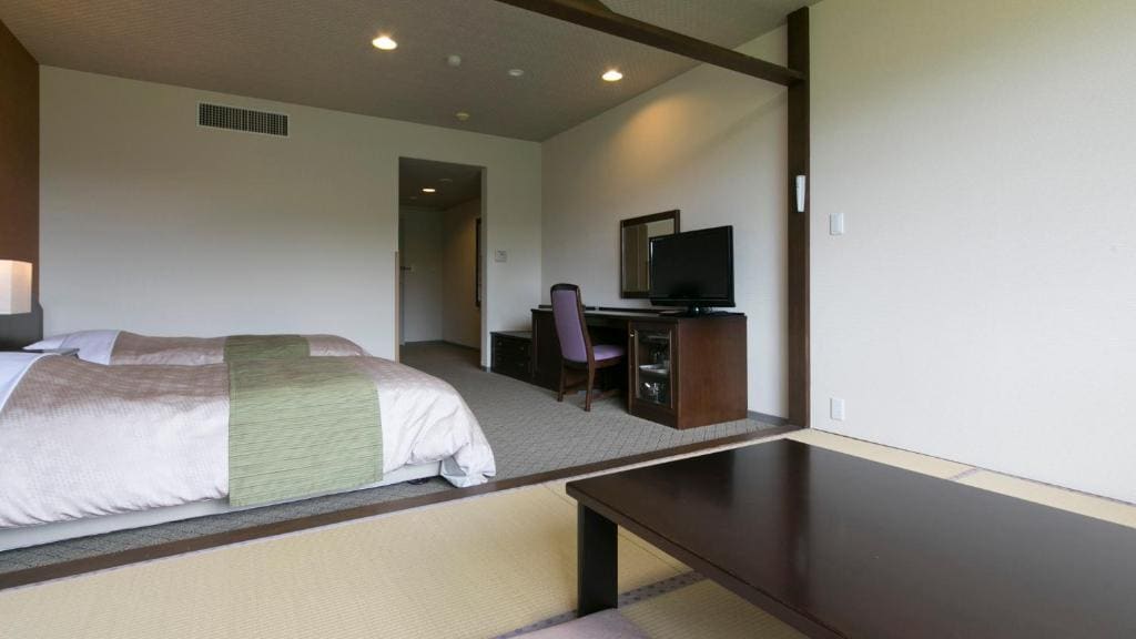 Standard Family Room room - Image 1