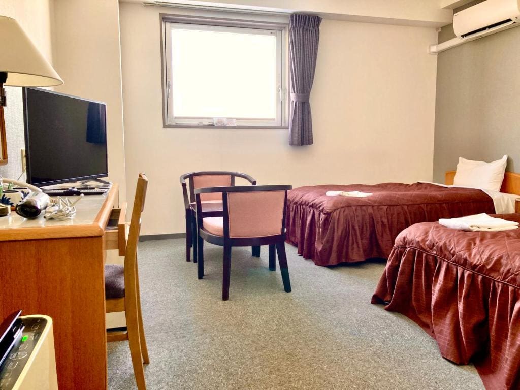 Twin Room - Non-Smoking room - Image 2