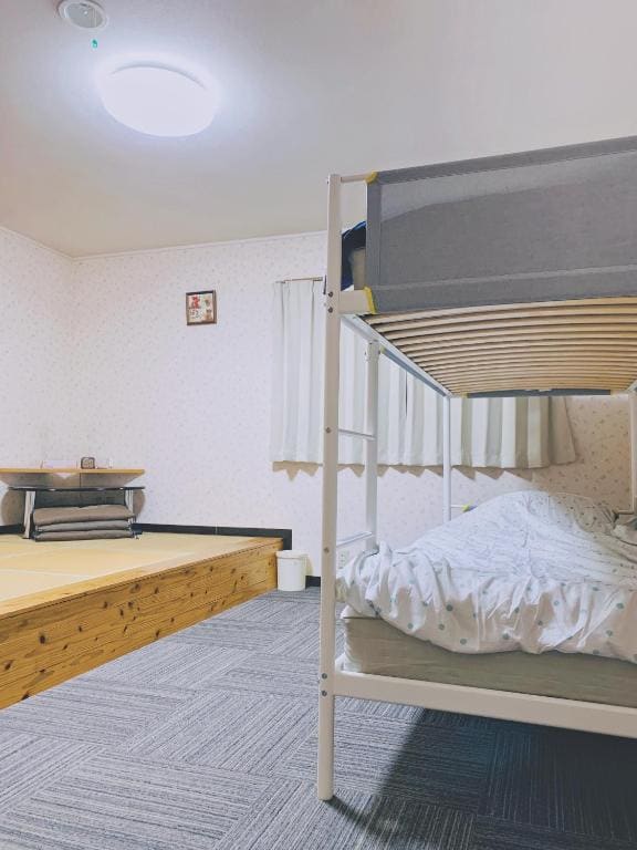 Room room - Image 3