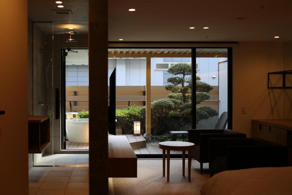 Standard Family Room room - Image 3