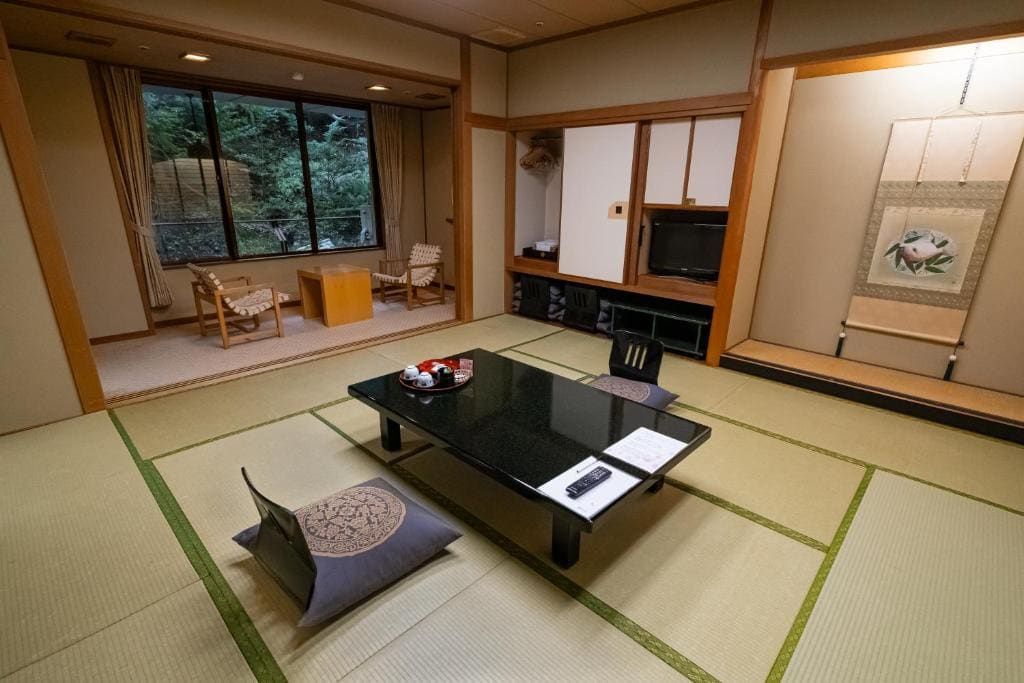 Deluxe Japanese-Style Room room - Image 2