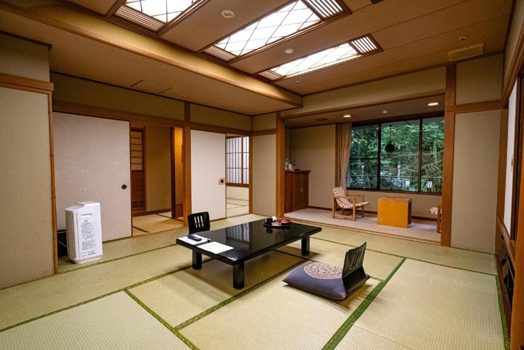 Deluxe Japanese-Style Room room - Image 3