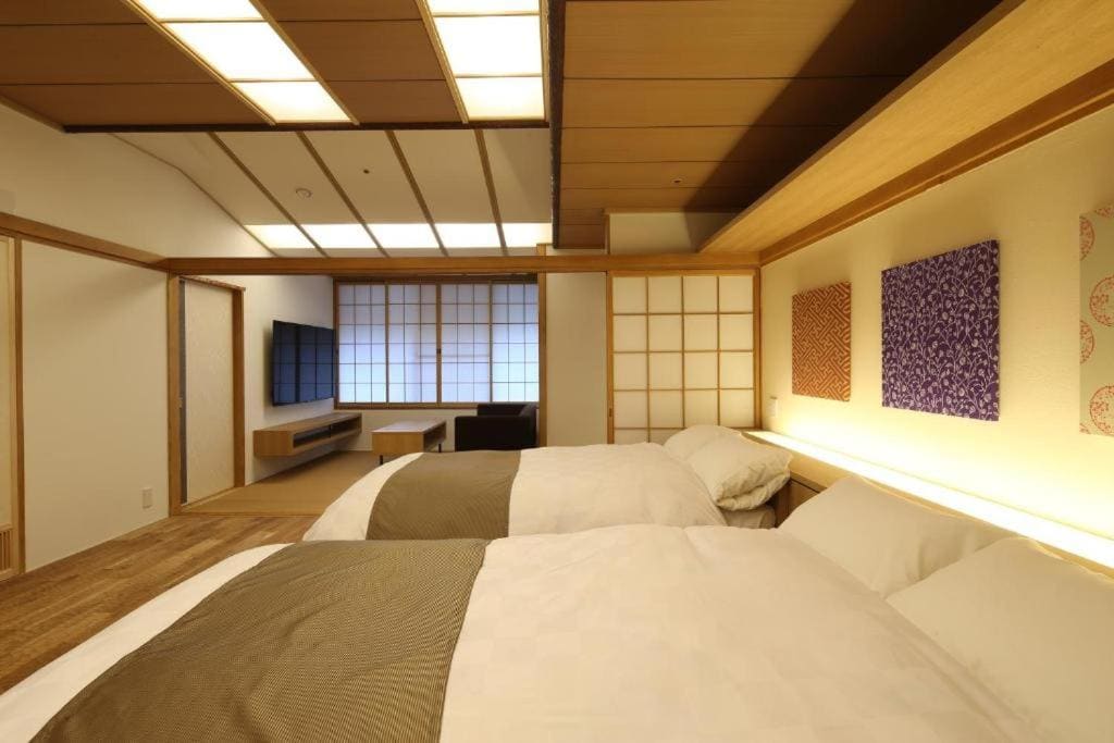 Deluxe Twin Room room - Image 1