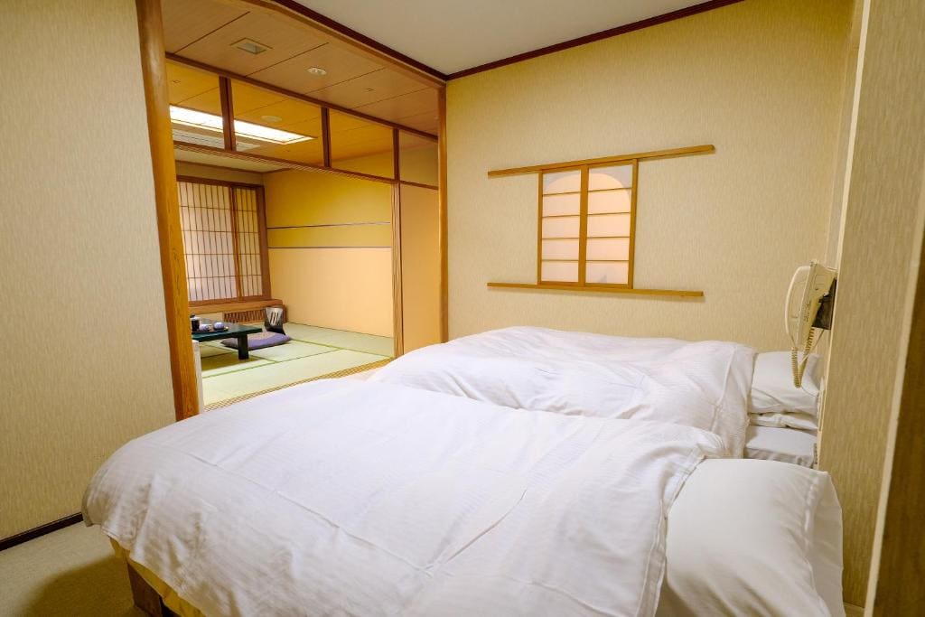 Standard Family Room room - Image 1