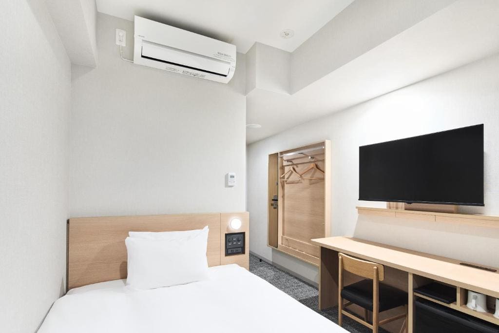 Single Room - Smoking room - Image 1