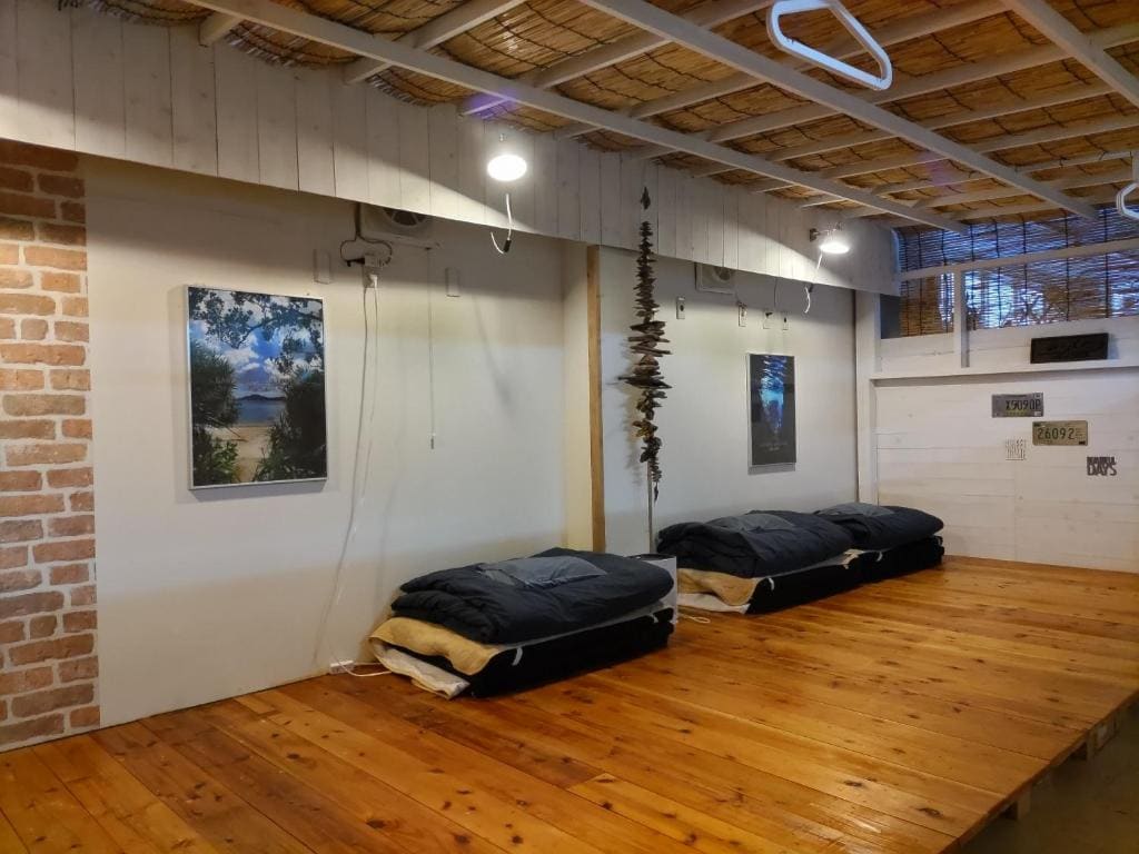 Standard Family Room room - Image 3