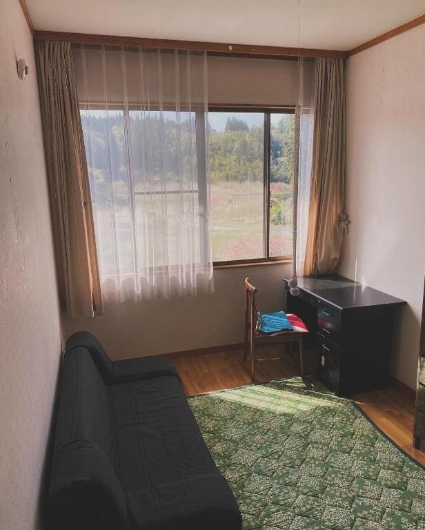 Double Room with Garden View room - Image 3