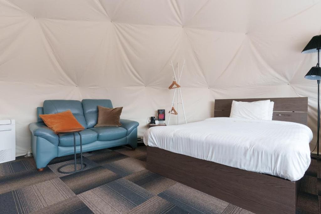 Tent room - Image 3