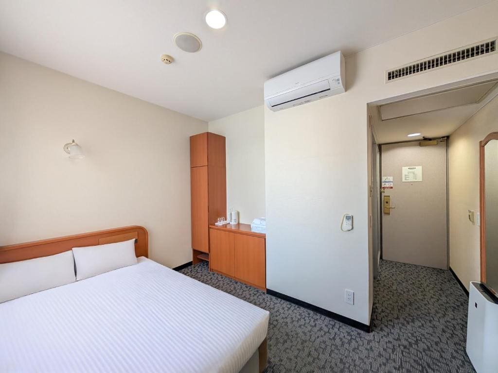 Double Room - Disability Access/Non-Smoking room - Image 2