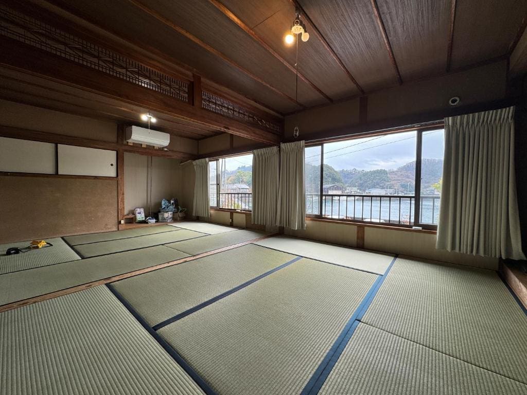 6-Bed Mixed Dormitory Room room - Image 1