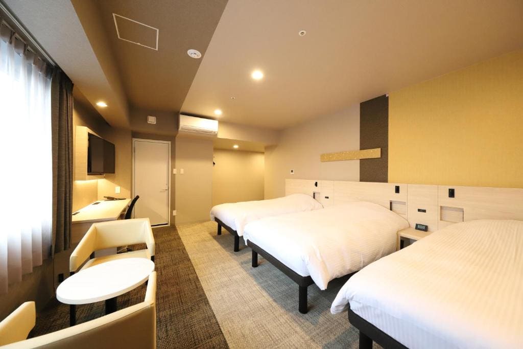 Family Room room - Image 3
