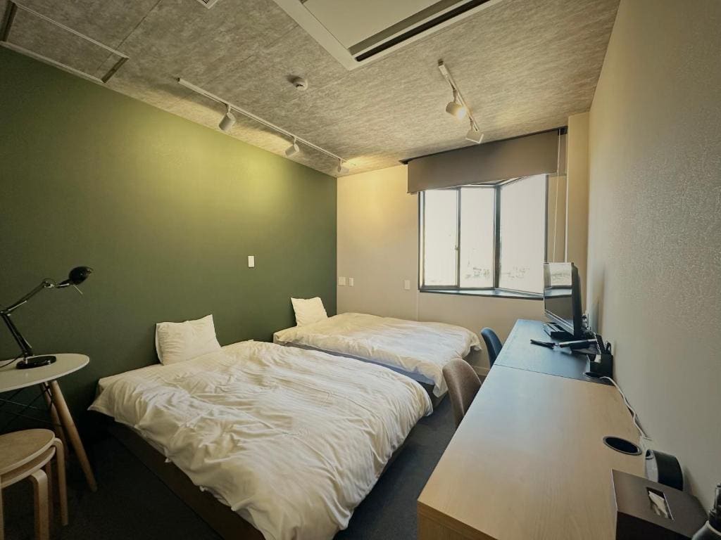 Economy Twin Room room - Image 1