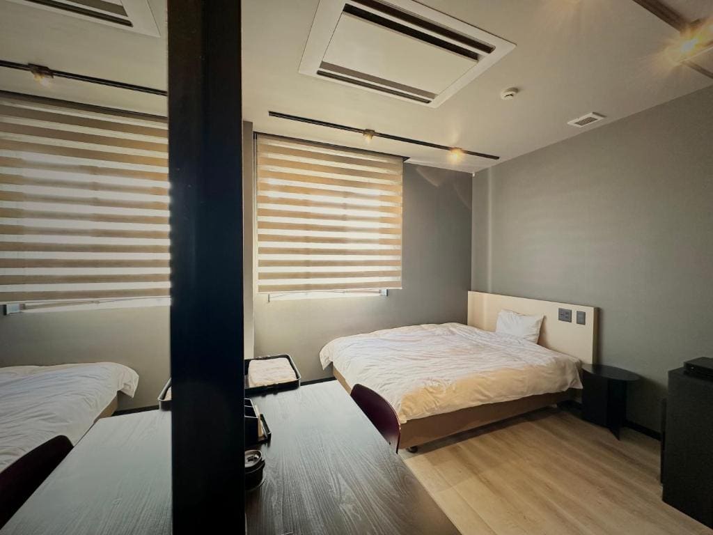 Single Room with Bath room - Image 1
