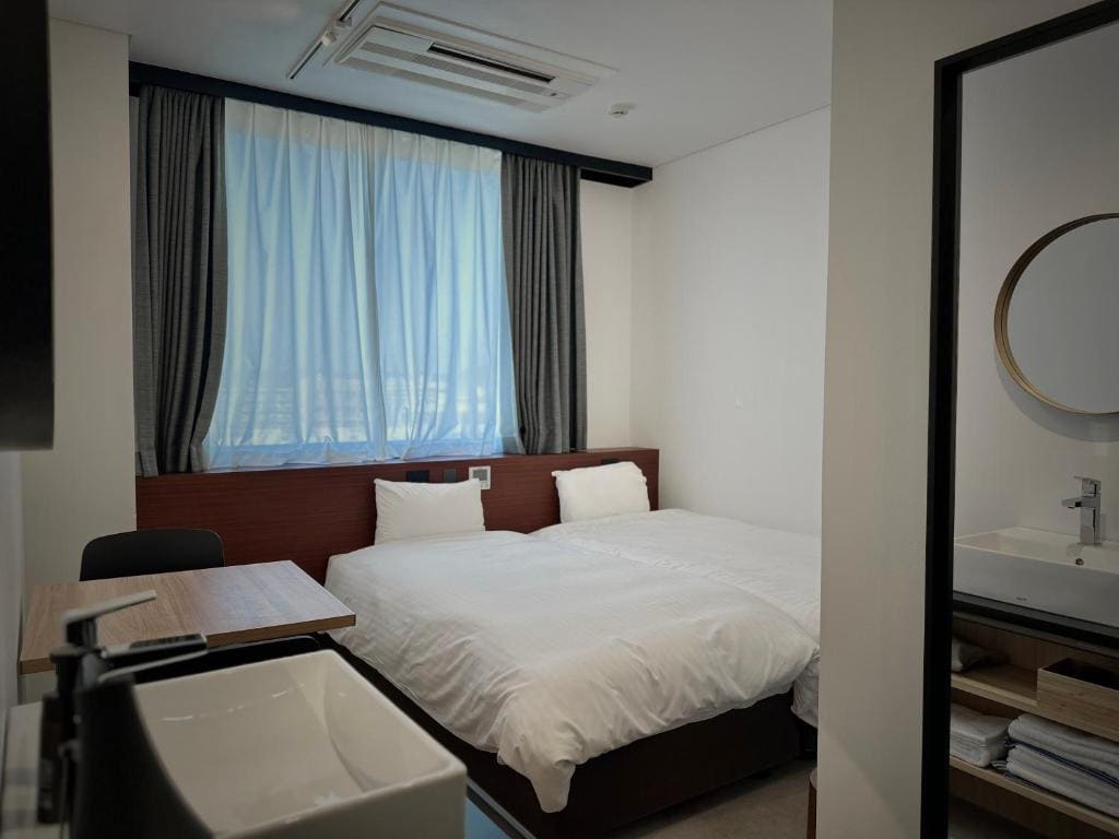 Standard Twin Room - Non-Smoking room - Image 1