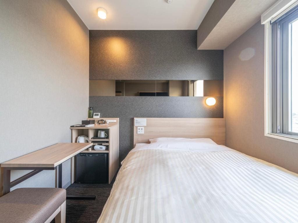 Deluxe Double Room - Non-Smoking room - Image 3