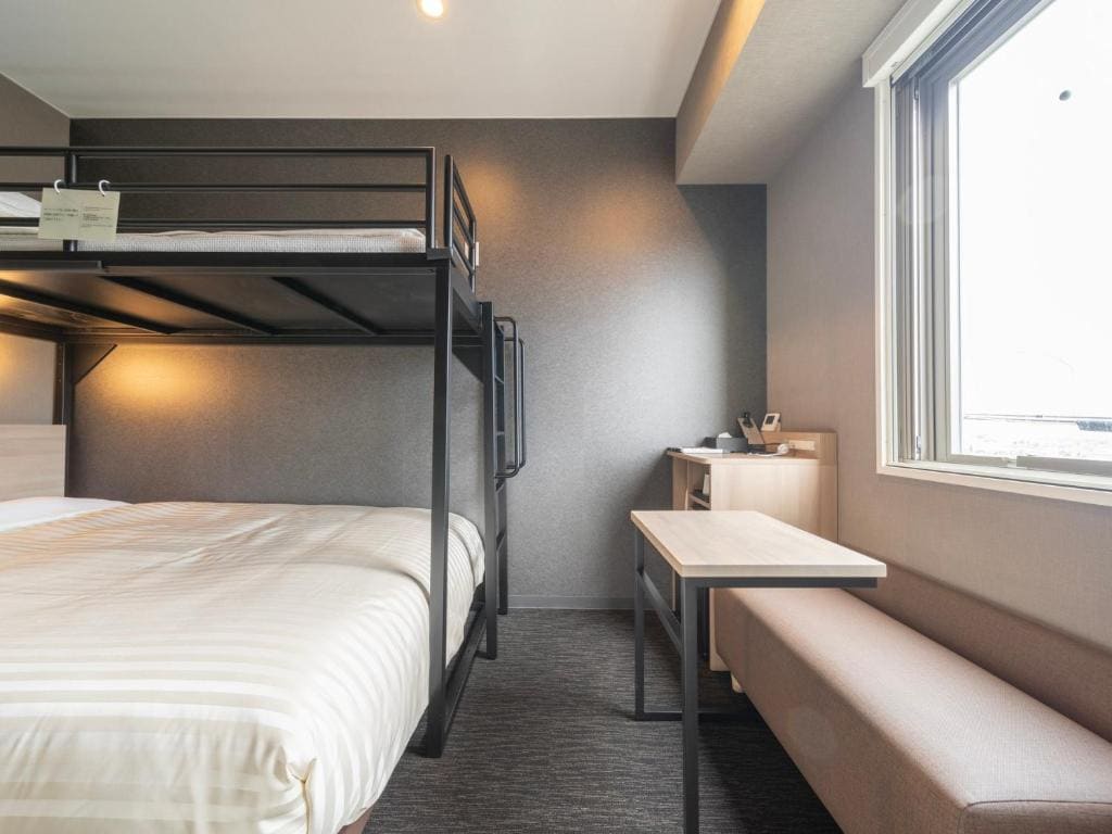 Double or Twin Room with Extra Bed - Non-Smoking room - Image 3