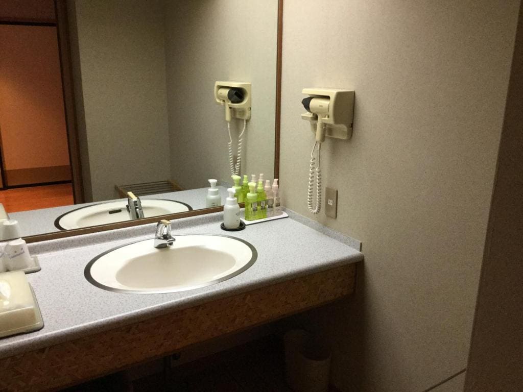 Japanese-Style Single Room with Shared Bathroom room - Image 3