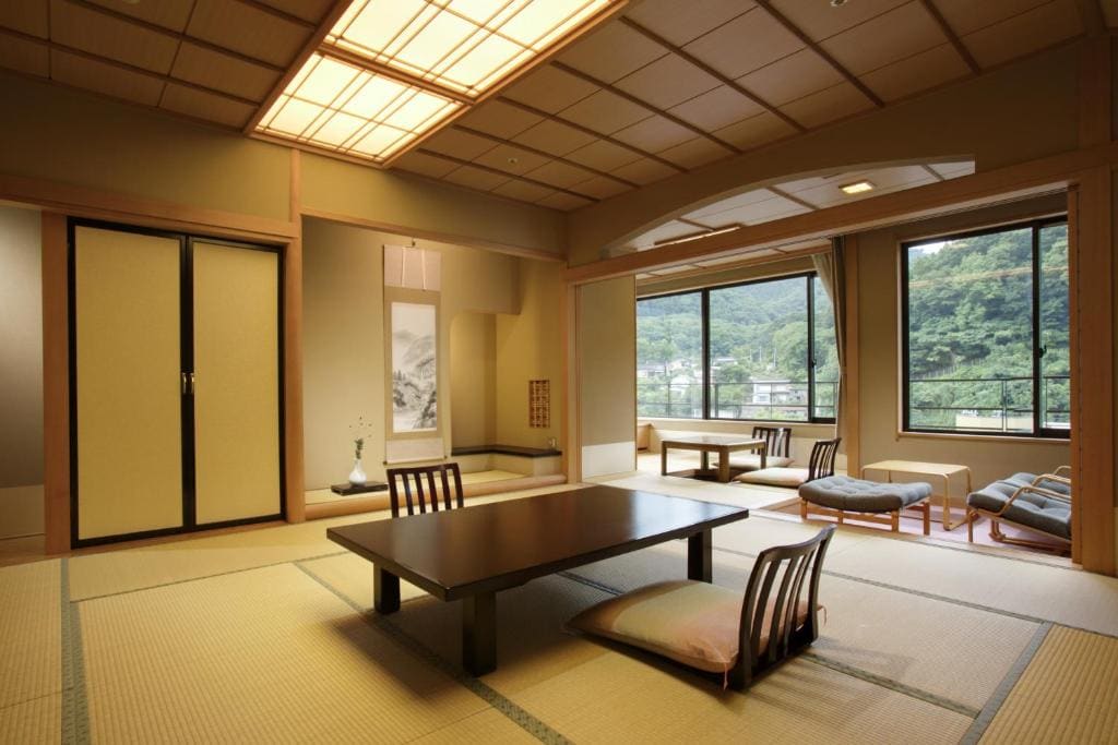 Japanese Style Deluxe Room East Building room - Image 3