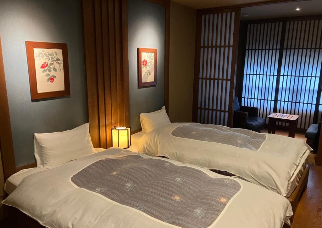 Superior Twin Room room - Image 1