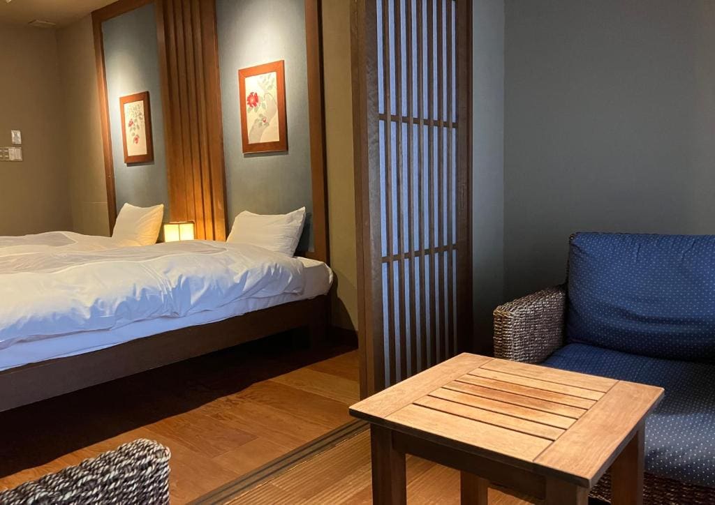 Superior Twin Room room - Image 2