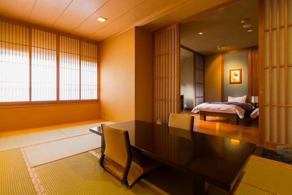 Superior Family Room room - Image 1