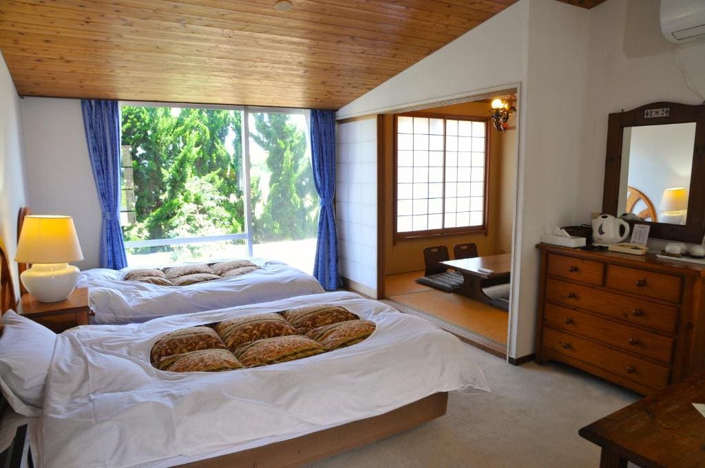 Family Room with Tatami Area - Sea Side room - Image 2