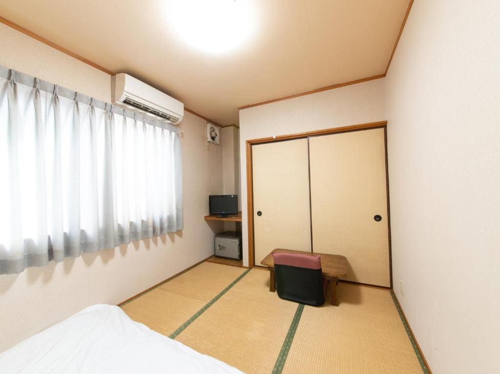 Japanese-Style Single Room room - Image 1