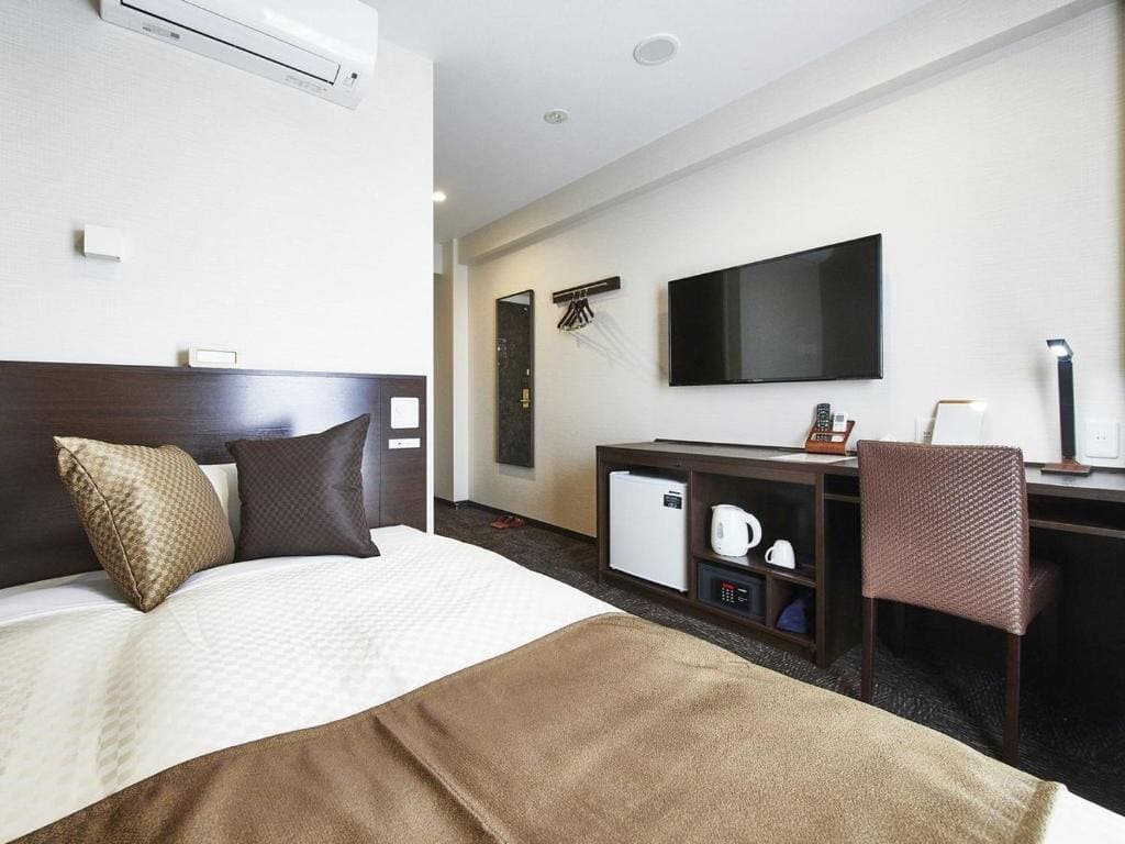Double Room with Small Double Bed room - Image 2