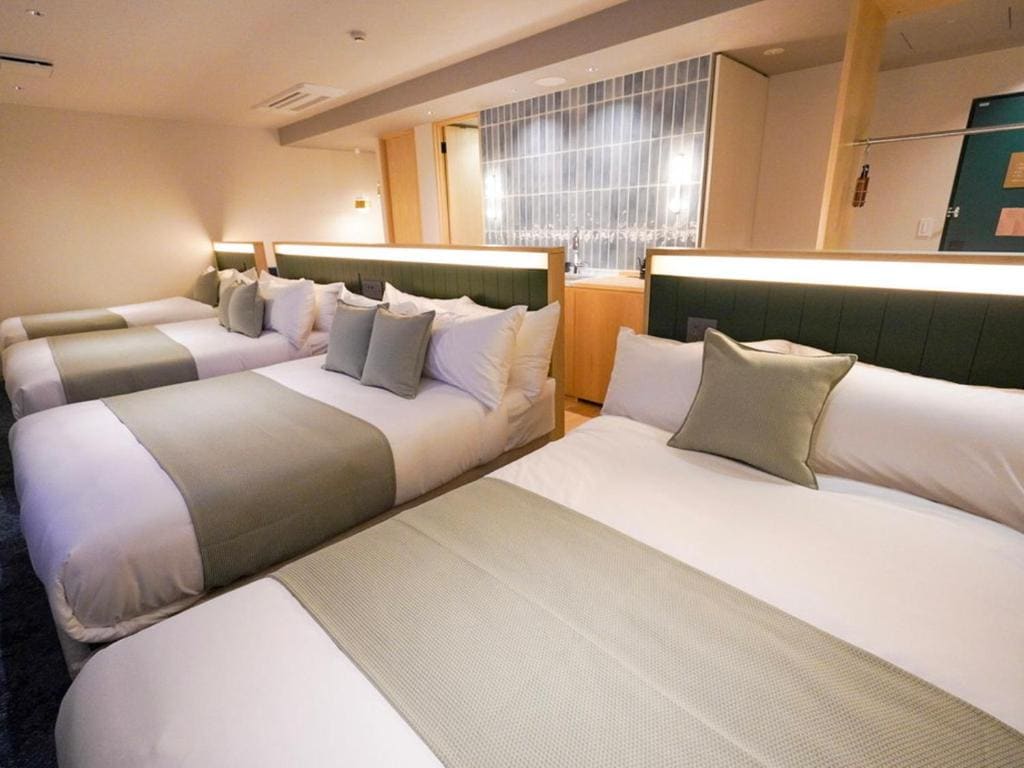 Deluxe Family Suite room - Image 2