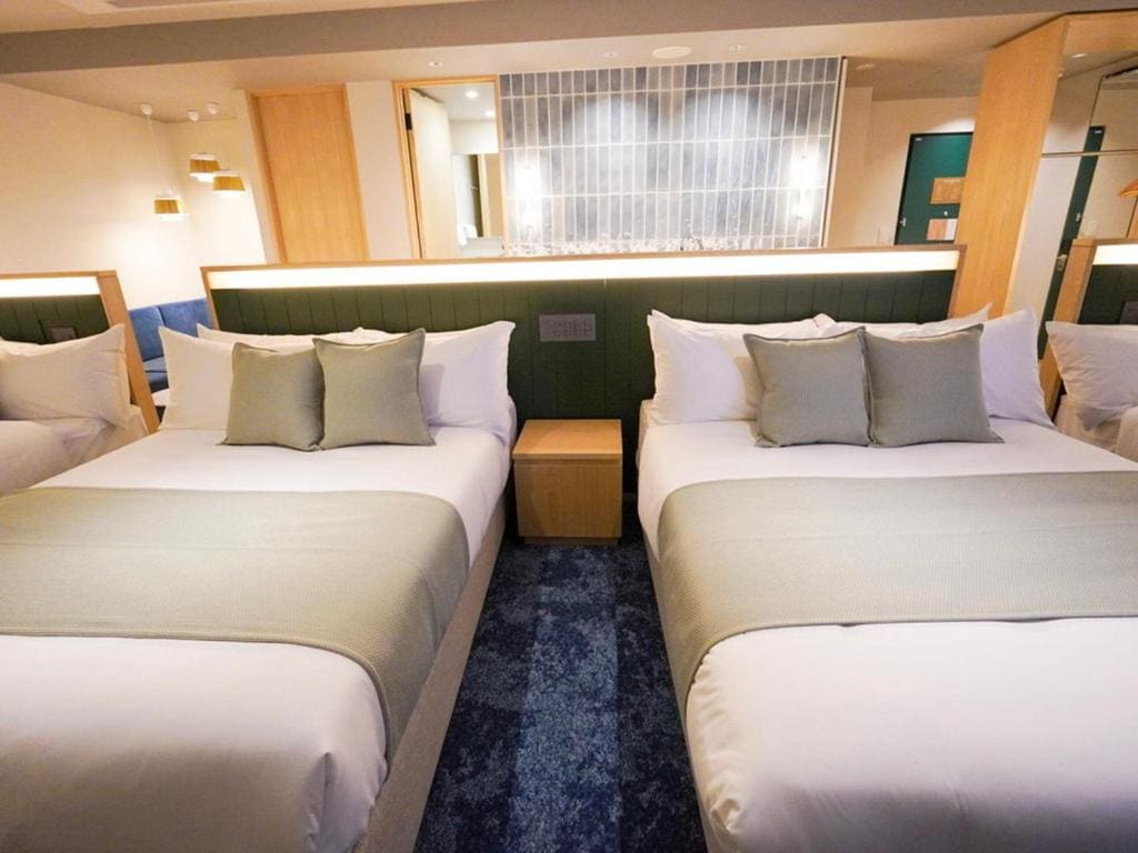 Deluxe Family Suite room - Image 1