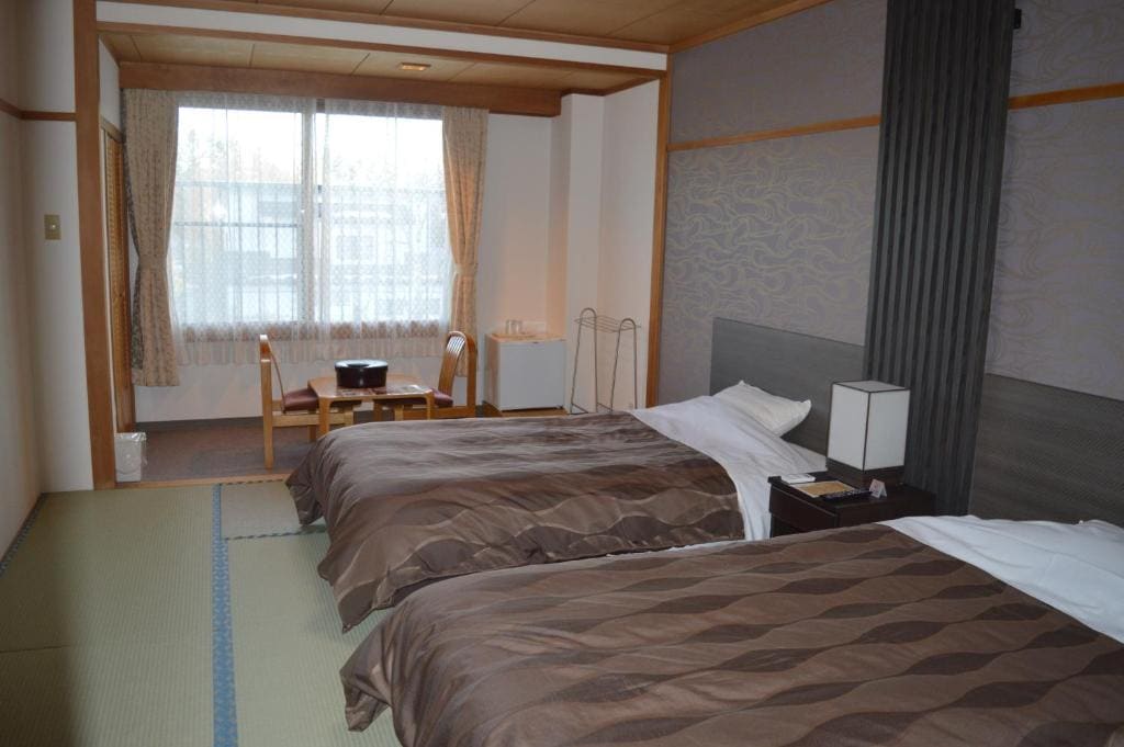 Japanese-Style Quadruple Room room - Image 2