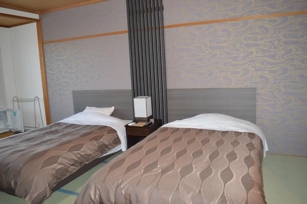 Modern Japanese-Style Room room - Image 2