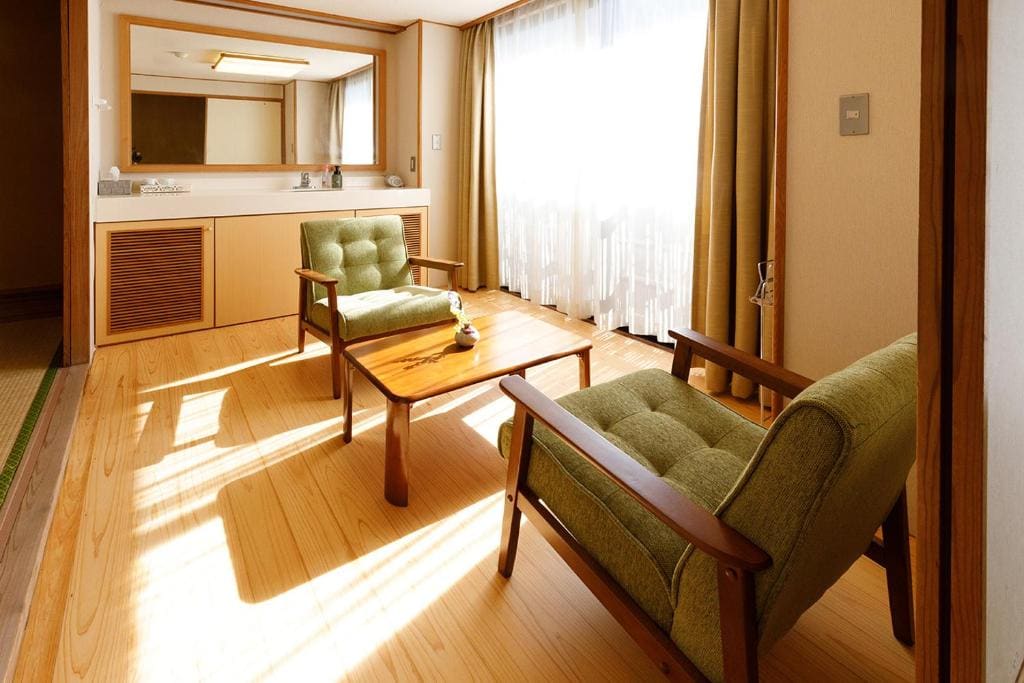 Deluxe Family Suite room - Image 1