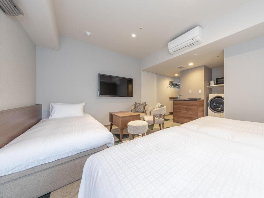 Premier Twin Room - Non-Smoking room - Image 2