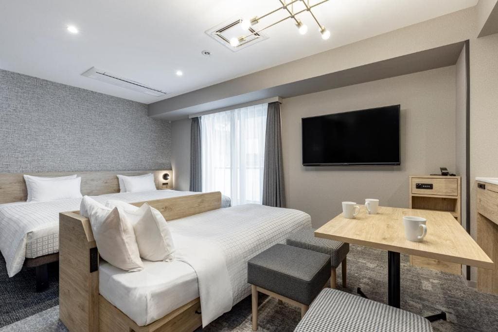 Deluxe Twin Room - Non-Smoking room - Image 3