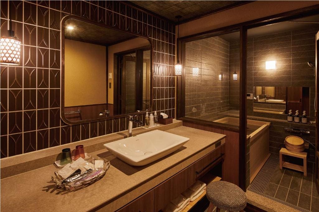 Twin Room with Private Bathroom room - Image 3