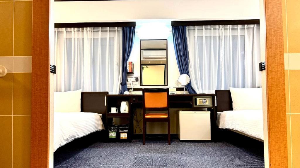 Accessible Twin Room - Non-Smoking room - Image 1