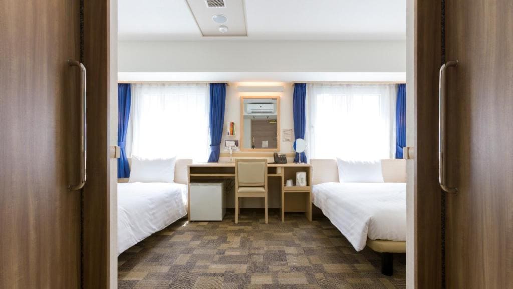 Accessible Twin Room - Non-Smoking room - Image 1